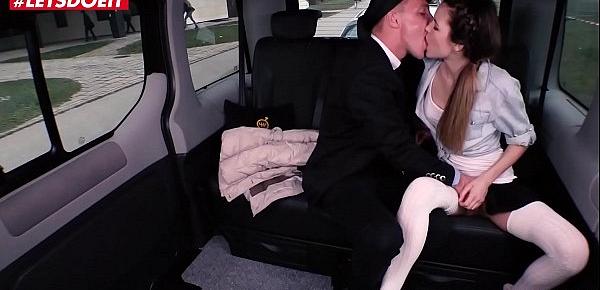  VIP SEX VAULT - Pretty teen Cindy gets her pussy fucked by the cab driver for a free ride